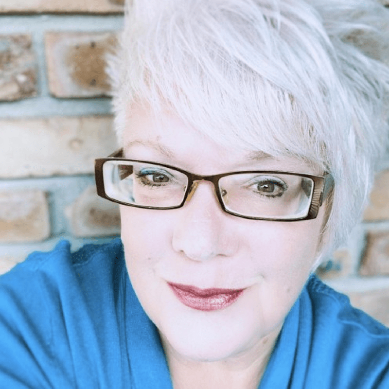 Robin Schooling headshot