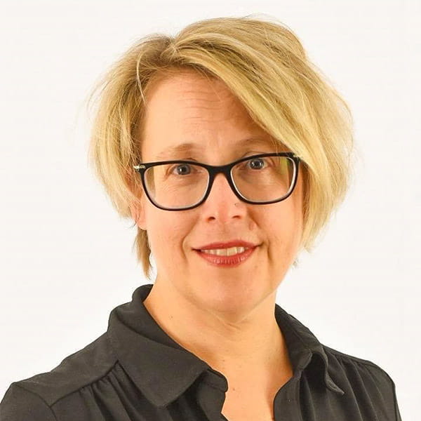 Lisa Coyne headshot